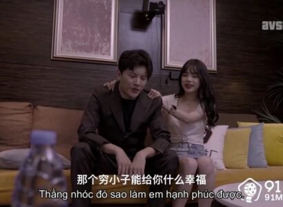 Em gái xinh hiến thân để được vào showbiz